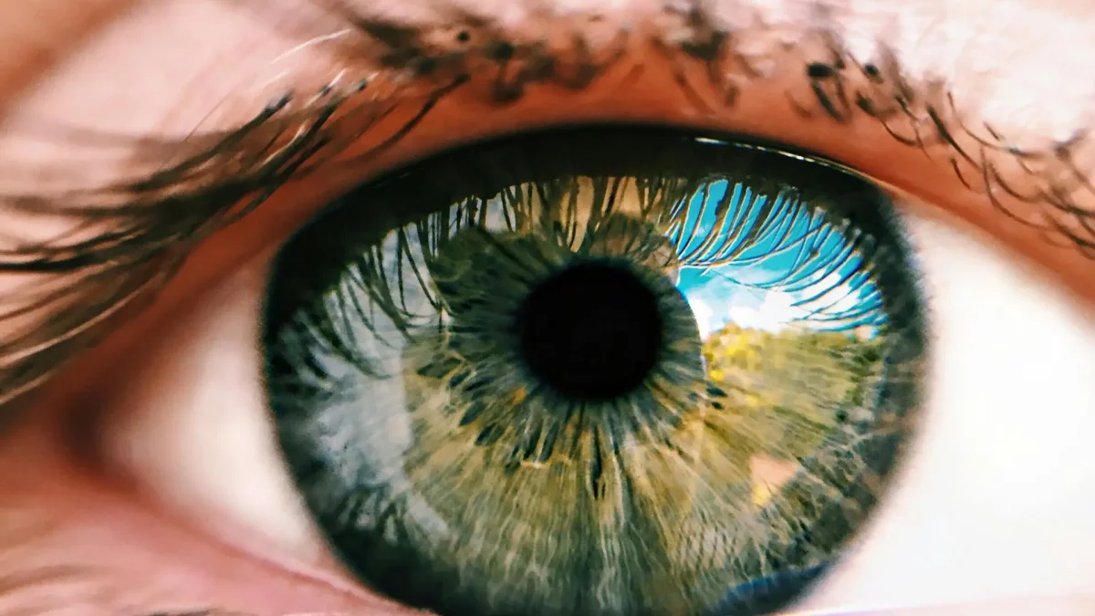 Brainspotting therapy benefits. Close-Up Photo of Person's Eye.